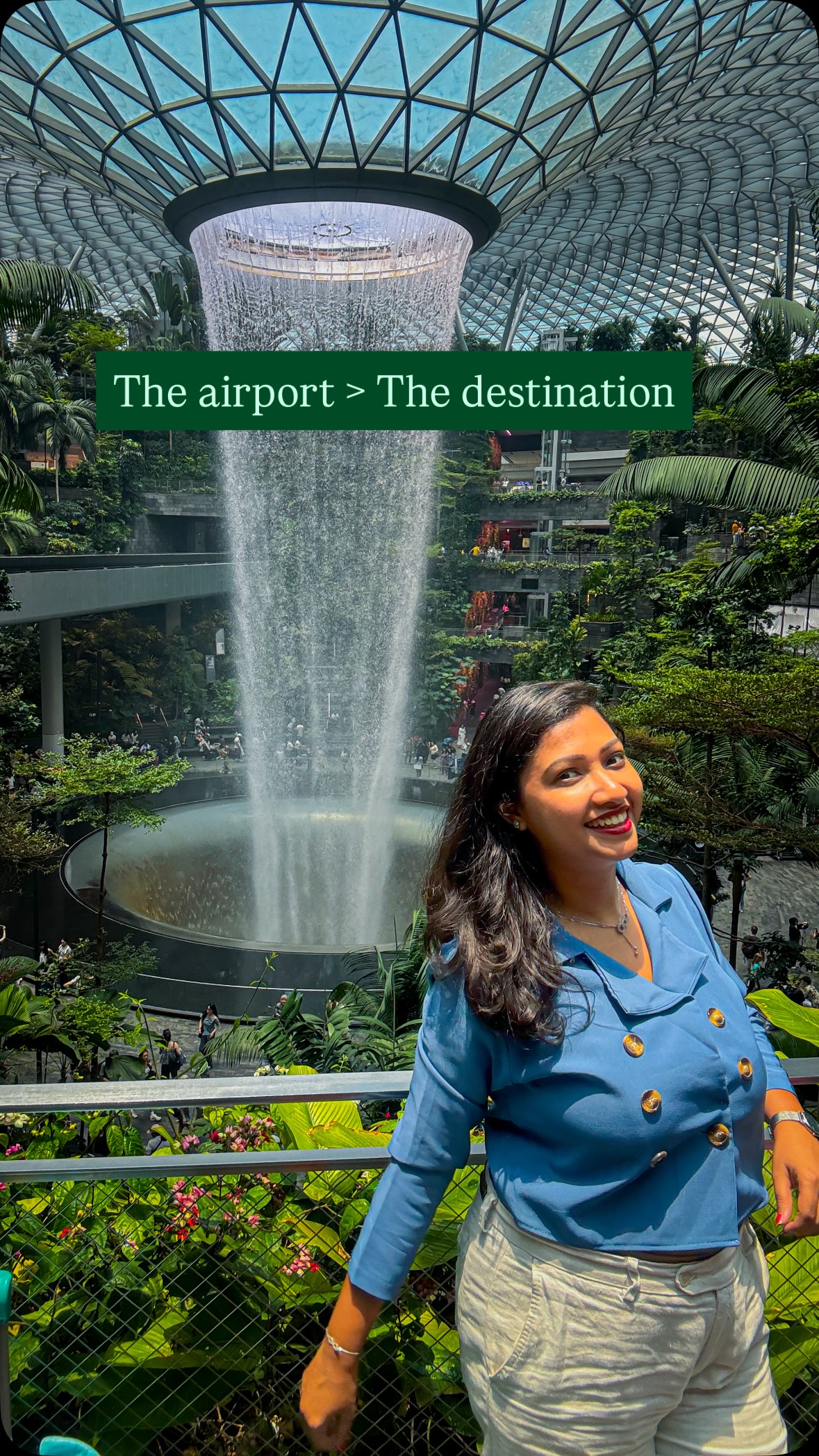 The only country where you can visit the airport and come back and still will see a lot of major attractions! #mytravellingstilettos#changiairport #visitsingapore @jewelchangiairport @changiairport @visit_singaporein @visit_singapore