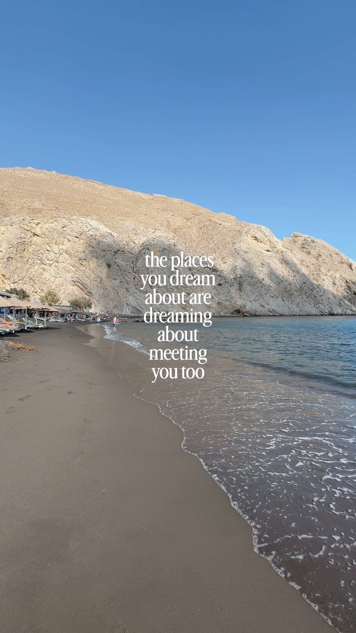 What are you dreaming of?#mytravellingstilettos #santoriniisland @visitgreeceguide