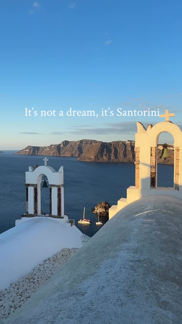 Santorini will make you think if you are dreaming!@visitgreecegr@santorini@santorini.explore@officialsantorinigreece@visitgreeceguide#visitgreece #santorini💙#mytravellingstilettos